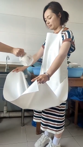 Professional TPU Apron – Heavy-Duty Waterproof Apron for Kitchen & Food Processing