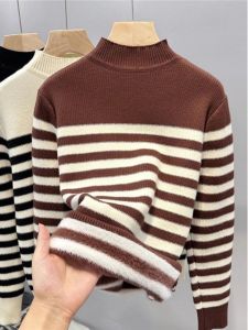 เสื้อสเวตเตอร์ถักหนาสำหรับผู้หญิงในฤดูใบไม้ร่วงและฤดูหนาว เสื้อชั้นในขนสัตว์แบบหนาป้องกันความร้อน เสื้อคลุมปกติ แขนยาว ปกครึ่งตัว