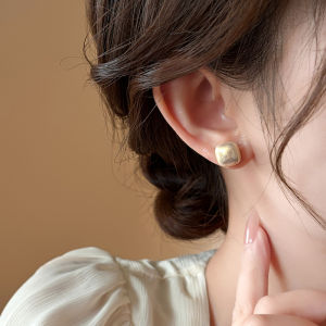 White Square Pearl Stud Earrings Womens Mini Daily Jewelry 2025 New Luxury Sensation Ear Rings Fashionable Korean Style