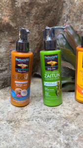 HERBORIST BODY LOTION ZAITUN / COCONUT/FRANGIPANI/WHITENING UV FILTER 145ML