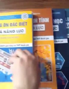 Sách - Bộ đề tư duy định tính đánh giá năng lực