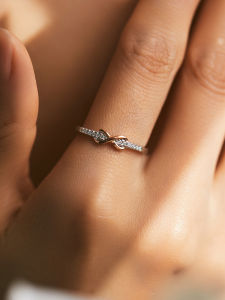 Fashionable S925 Sterling Silver Ring for Women Romantic Simple Couple Rings Color Gradient Design Fresh Outburst Geometric Pattern