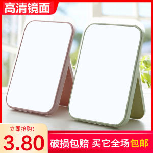 สแกนดิเนเวียนสไตล์เดสก์ท็อปกระจกแต่งหน้ากระจกเงินขนาดใหญ่พร้อมหวีกระจกพับแบบพกพาสําหรับเจ้าหญิง