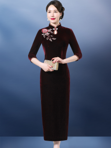 Elegant Vintage Chinese Style Velvet Wedding Dress New Model for Mom of Bride Improved Cheongsam Low Slit High Collar