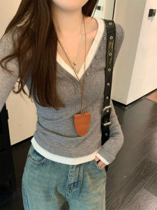 เสื้อยืดคอกว้างแขนยาวผู้หญิงสไตล์เกาหลี ทรงสลิมฟิต ทรงเข้ารูป เสื้อชั้นในสองชิ้นปลอม แฟชั่นฤดูใบไม้ร่วง 2024