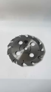 ใบมีดตัดหญ้าวงเดือน มี2แบบ ขนาด 10x12T /10x16T ใบตักหญ้า ใบเลื่อยตัดหญ้า แบบลับคงได้ ทน หนา อย่างดี