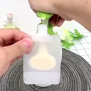 Pouch Botol Refill Transparan Plastik Fliptop Travel Shower Gel Shampoo Portable