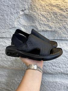 รองเท้าแตะชายหาดแบบสวมสบายสำหรับผู้ชาย ฤดูร้อน 2025 ทรงสวมสบาย หนังสัตว์เทียม ทรงหัวมน ทรงสวมสบาย สไตล์ลำลอง