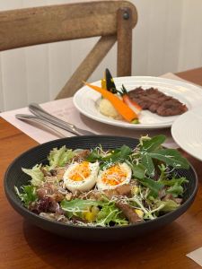 Black White Creative Salad Bowl Home Use 2025 New Style Soup Noodle Bowl Advanced Feeling Trumpet Bowl Large Size Bowl