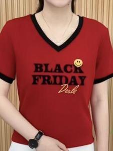 เสื้อยืดคอกว้างลายพิมพ์แฟชั่นหลวมๆ ไซส์ใหญ่ แขนสั้น คอวี สำหรับผู้หญิง ฤดูร้อน 2025 เสื้อยืดสไตล์เกาหลี