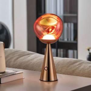 D106 đèn bàn dung nham sang trọng Nordic Light cho phòng kháchphòng ngủ cao cấp