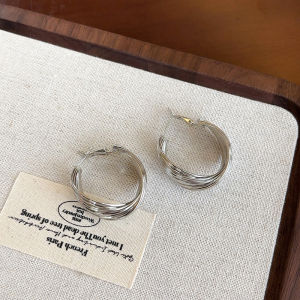 ต่างหูรูปวงกลมสไตล์ฮ่องกงย้อนยุคสีเงินสำหรับผู้หญิง เครื่องประดับแฟชั่นระดับไฮเอนด์ ต่างหูรูปวงกลมขนาดใหญ่