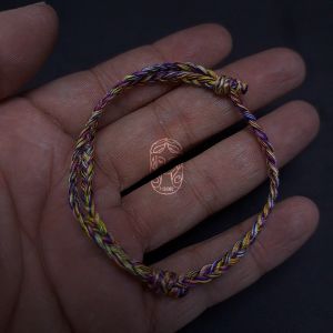 Gelang Tali Tridatu Sundara: Aksesoris Wanita Kualitas Tinggi