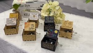 Hand-cranked Wooden Music Box Harry Potter You Are My Sunshine Beauty And The Beast Cant Falling