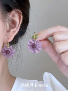 Elegant Purple Dream Flower Stud Earrings: A Luxury Minimalist Style