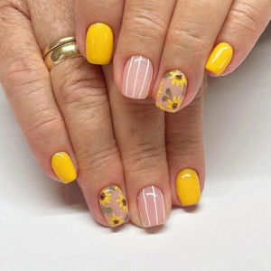 24P/Set Short Square Press on Nails White Flowers Gentle Gradient Fake Nails Fairy Hundred Matching Whitening Wearable Nails Art
