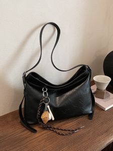 Elegant Womens Large Capacity Tote Bag Commuter Shoulder Bag Fashionable 2024 Autumn Casual Crossbody Bag Soft PU Leather