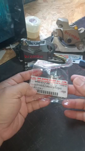 ชุดอุปกรณ์ตั้งไฟหน้า คลิก110i / ชุดน็อตอุปกรณ์ตั้งไฟหน้า CLICK 110i 2009-2011(10ชิ้น) น๊อตตั้งโคมไฟหน้า คลิกหัวฉีด เกรดศูนย์