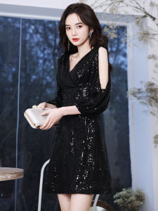 ชุดราตรีสีดำหรูหราสำหรับผู้หญิง ชุดราตรียาวคอวีแขนยาว กระโปรงทรงเอ ดีไซน์เก๋ไก๋และสง่างาม ชุดราตรีสุดหรู