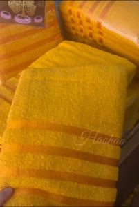 ผ้าเช็ดตัว ผ้าถวายพระ (สีเหลือง สีน้ำตาล) ผืนใหญ่70x140cm ผ้าขนหนูสีพระ ของทำบุญ ถวายสังฆทาน