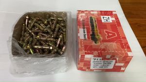 พุกเหล็ก มีเขี้ยว ชุบรุ้งป้องกันสนิม หกเหลี่ยม ขนาด (1/4x50) (แบบชิ้นกล่องลัง) แข็งแรง ทนทาน จัดส่งไวทั่วประเทศ