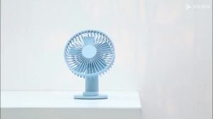 228Original Xiaomi VH 4.5W 2 In 1 Clip-on Table Desktop USB Fan 90 °   Rotatable 3 Modes Wind Speed Cooling Fan for Home Office Outdoor Travel