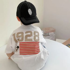 เสื้อยืดคอกลมลำลองสำหรับเด็กชาย ฤดูร้อน 2025 เสื้อผ้าเด็กสไตล์เกาหลีใหม่ เสื้อผ้าเด็กชาย แฟชั่น เสื้อผ้าเด็กชาย