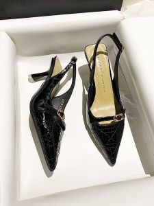 รองเท้าส้นสูงหนังแท้สีดำสำหรับผู้หญิง ทรงหัวแหลม สายรัดแบบหัวเข็มขัด รองเท้าแตะแบบสวม สไตล์เกาหลี รองเท้าแฟชั่น