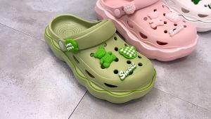 New Corcs Womens Hole Shoes 2023 Summer Thick Sole Korean Version Fashion Outwear Casual Beach Shoes Slippers Sandals for Women