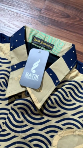 GANDARI HIJAU – Hem Kemeja Batik Pria Lengan Panjang Original 100% Prabuseno Slimfit Bahan Katun Printing Lapis Furing Erro Handmade Kualitas Premium Modern Halus Adem Nyaman Mewah Atasan Baju Cowok Muda Pakaian Seragam Kerja Formal Kantor Kondangan