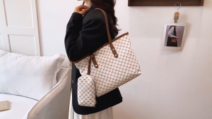 กระเป๋าความจุสูงผู้หญิงเดินทางบุคลิกภาพ   กระเป๋า  ใหม่สวยงามเฉพาะกลุ่มเทรนด์กระเป๋าสะพายกระเป๋าสะพายเนื้อผู้หญิง