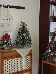 MOLORE | Child-friendly Mini Christmas Tree Decorations
