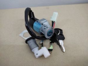 สวิทกุญแจเวฟ100เก่าเกรดเอชุดใหญ่ สวิทกุญwave100เก่าปลั๊กตัวเมียชุดใหญ่เกรดเอ