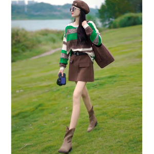 เสื้อสเวตเตอร์ถักลายทางหลวมๆ สำหรับผู้หญิง ฤดูใบไม้ร่วง 2025 ใหม่ ลำลอง แฟชั่น แขนยาว ปกติ คอตั้ง ปกติ