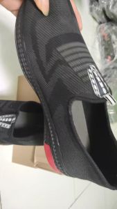 Sepatu Slop Slip On Sneakers Casual Pria Fashion Remaja Dewasa Karet Lentur Empuk Hitam Abu List Merah Hitam Keren Style Kerja Jalan Santai Sporty Terbaru Kekinian