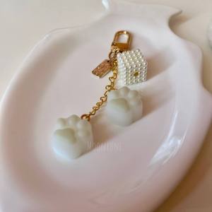 [PRE ORDER] ♡ 𝕄𝕥 🐾Brown Toffee🐾Resin White and Brown Aesthetic Ins Mini Cat Paw Keychain 迷你小猫爪滴胶锁匙圈