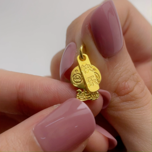 WENG KWONG 916 Gold Happy & Blissful Cute Snake Pendant (3P3055)