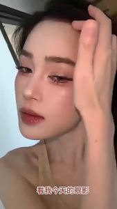 【การจัดส่ง 2-3 วัน】 【สามสี!】อายแชโดว์แบบแท่ง 3 สี อายแชโดว์แบบแท่ง 3 ใน 1 กันน้ำ กันเหงื่อ พร้อมอายแชโดว์แบบกลิตเตอร์ไล่เฉดสี