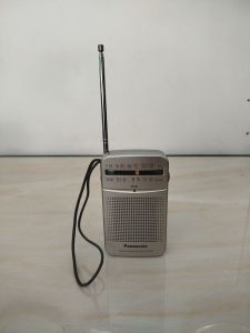 Đài radio cầm tay hàng si Nhật
