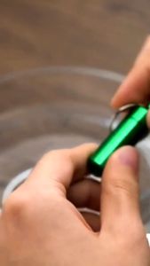 MATTEO 1 ชิ้น พวงกุญแจโลหะแบบพกพา กล่องใส่ยากลางแจ้งกันน้ำ แคปซูลอลูมิเนียมกันน้ำ Waterproof Keychain No.3307