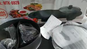 Bếp lẩu nướng đa năng Matika MTK-6929 công suất 1500w·Nồi lẩu nướng đa năng bếp lẩu nướng bếp lẩu nướng điện đa năng nồi lẩu nướng điện đa năng Matika MTK-6929 với thiết kế 2 nút điều chỉnh nhiệt độ riêng