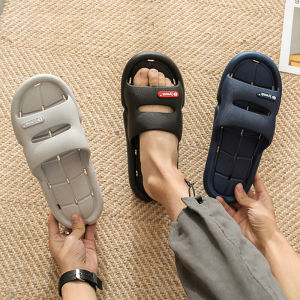 รองเท้าแตะในห้องน้ำรองเท้าแตะระบายน้ำพื้นนิ่มใส่อยู่บ้านคู่รักใส่อาบน้ำในห้องฤดูร้อนกันลื่นใช้ในบ้านสำหรับผู้หญิงใส่ช่วงฤดูใบไม้ร่วงและฤดูหนาว