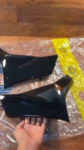 COVER LANTAI BAWAH VARIO 160 HITAM KILAT - COVER FLOOR SIDE MERK WIN ORIGINAL MOTORCYCLE PARTS