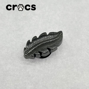 Cross รองเท้าแตะแบบใหม่พร้อมหัวเข็มขัดโลหะแบบถอดได้พร้อมหัวเข็มขัดเพชร สร้อยคอสั้นแบบสร้างสรรค์ DIY สำหรับรองเท้าแตะ