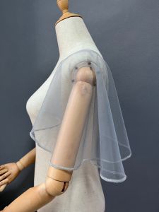 เสื้อคลุมแขนสั้นผ้าตาข่ายลูกไม้ทรงหลวมสำหรับผู้หญิงในงานแต่งงาน เสื้อคลุมไหล่แบบไม่มีแขน ชุดคลุมไหล่แบบไม่มีแขน