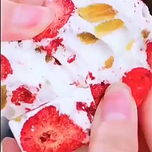 [ Cực ngon ] Combo 300g Bánh sữa dê dâu tây sấy khô mềm ngon ăn ngon dinh dưỡng tốt cho sức khỏe