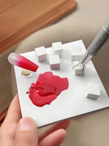 ฟองน้ำแต่งหน้าสีขาวขนาดเล็ก 50/100 ชิ้น พร้อมคลิปหนีบ ขนาด 1 ซม. ฟองน้ำสำหรับทาสีเล็บแบบไล่เฉดสี อุปกรณ์ทำเล็บสำหรับมืออาชีพและใช้ในบ้าน