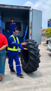 ยางรถไถ ยี่ห้อ DUNLOP รุ่น AR50 ให้บริเวณ 9.5-22 9.5-24 12.4-24 14.9-24 16.9-28 16.9-30 18.4-30 (ซื้อ 2 เส้น แถมเสื้อ 1 ตัว)