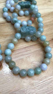 Chiếc Vòng Tỳ Hưu Phong Thủy Tay Nữ Đeo Đá Cẩm Thạch tỳ hưu tự nhiên  Size vòng 10mm Màu Xanh Màu Đậm Nhạt  bóng đẹp  Nữ mệnh thủy mộc hỏa đeo tay đẹp lắm có 600k/chiếc ạ