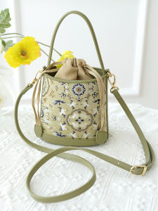 กระเป๋าสะพายข้างผ้าไหมซ่งลายดอกไม้สไตล์จีนแบบวินเทจ กระเป๋าถือหนังวัวแท้ กระเป๋าถือแบบมีเชือกผูก กระเป๋าถือขนาดเล็กสำหรับวัยรุ่น